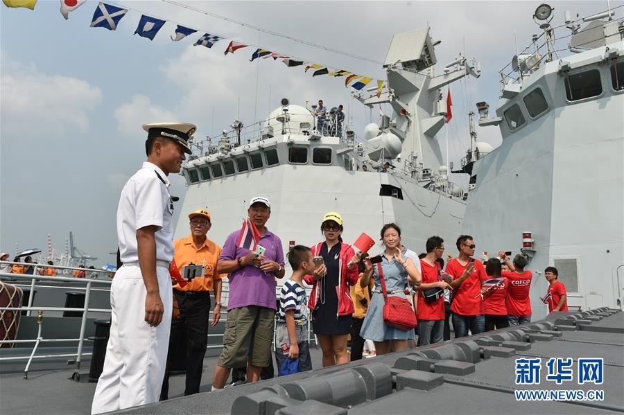 中国海军护航编队对泰国进行友好访问