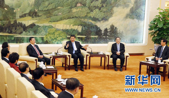 习近平在人民大会堂同党外人士共迎新春(图)