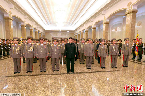 金正恩拜谒太阳宫