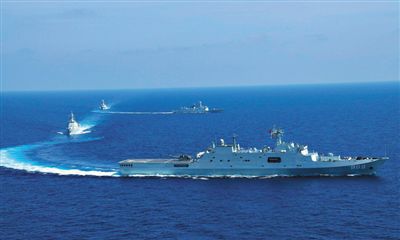 2013年3月22日,正在执行战备巡逻远海训练任务的南海舰队舰艇编队在南海某海域会合。